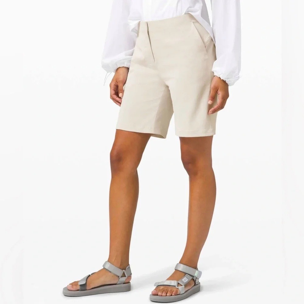 Lululemon In Power Mid-Rise Short White Dune Cream Golfing Tennis W7BA8S Size 8